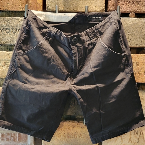VOLCOM STRETCH SHORTS - Black l 30 - Picture 2 of 3
